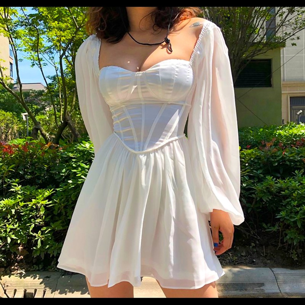 Long-sleeve sweetheart neckline mini corset dress